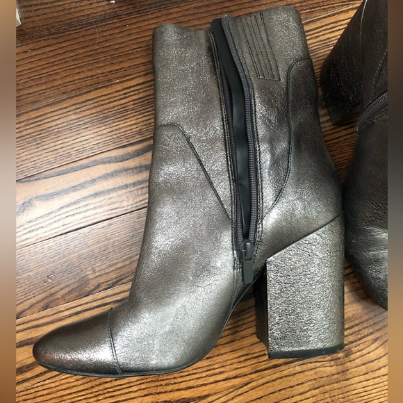 KENDALL x KYLIE Boots - Picture 3 of 11